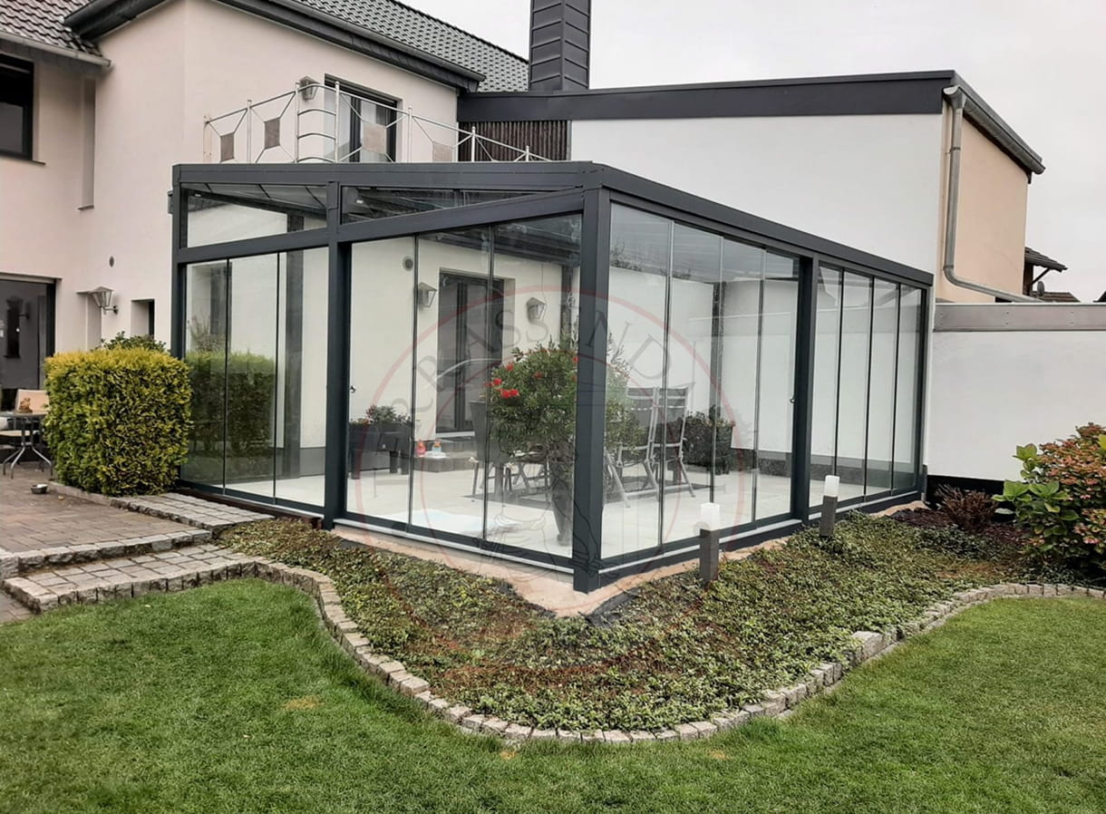 Aluminium-Terrassenüberdachung – Vergleich Aluminium vs. Holz